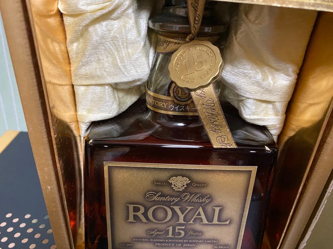 サントリー　 15年 ゴールドラベル 750ml