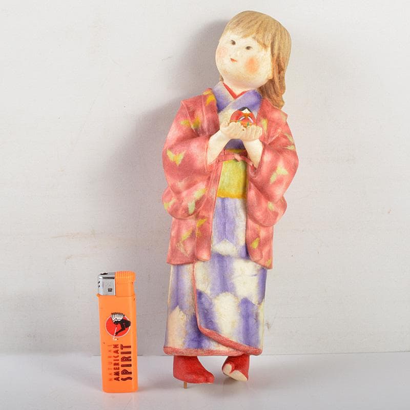 田熊俊子作　桐塑人形　「麗ら」　共箱　V　6346