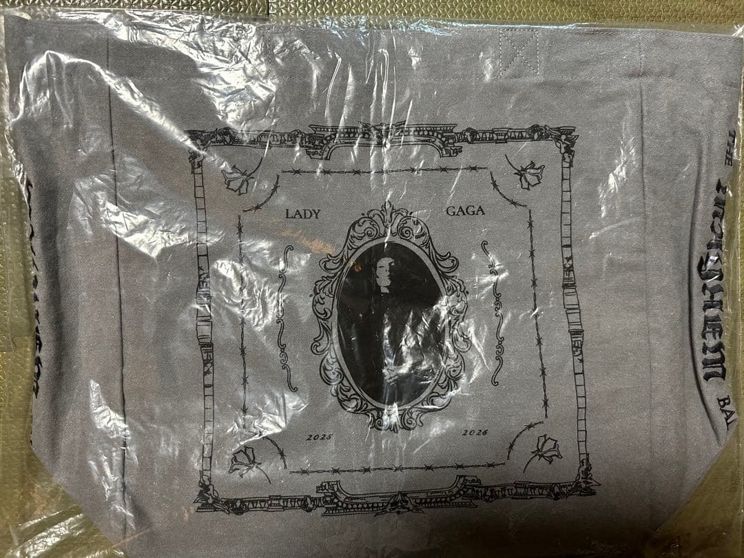 新品☆レディーガガ トートバッグTHE MAYHEM BALL