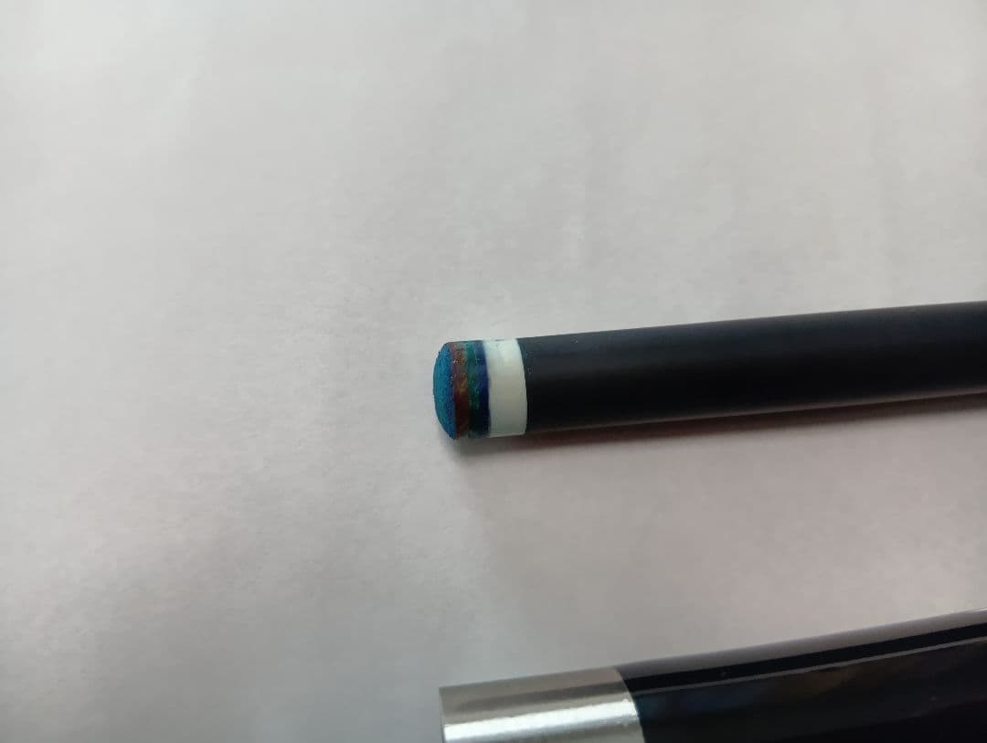 【ほぼ新品】ビリヤード プールキュー カーボンシャフト レザーグリップ 黒色