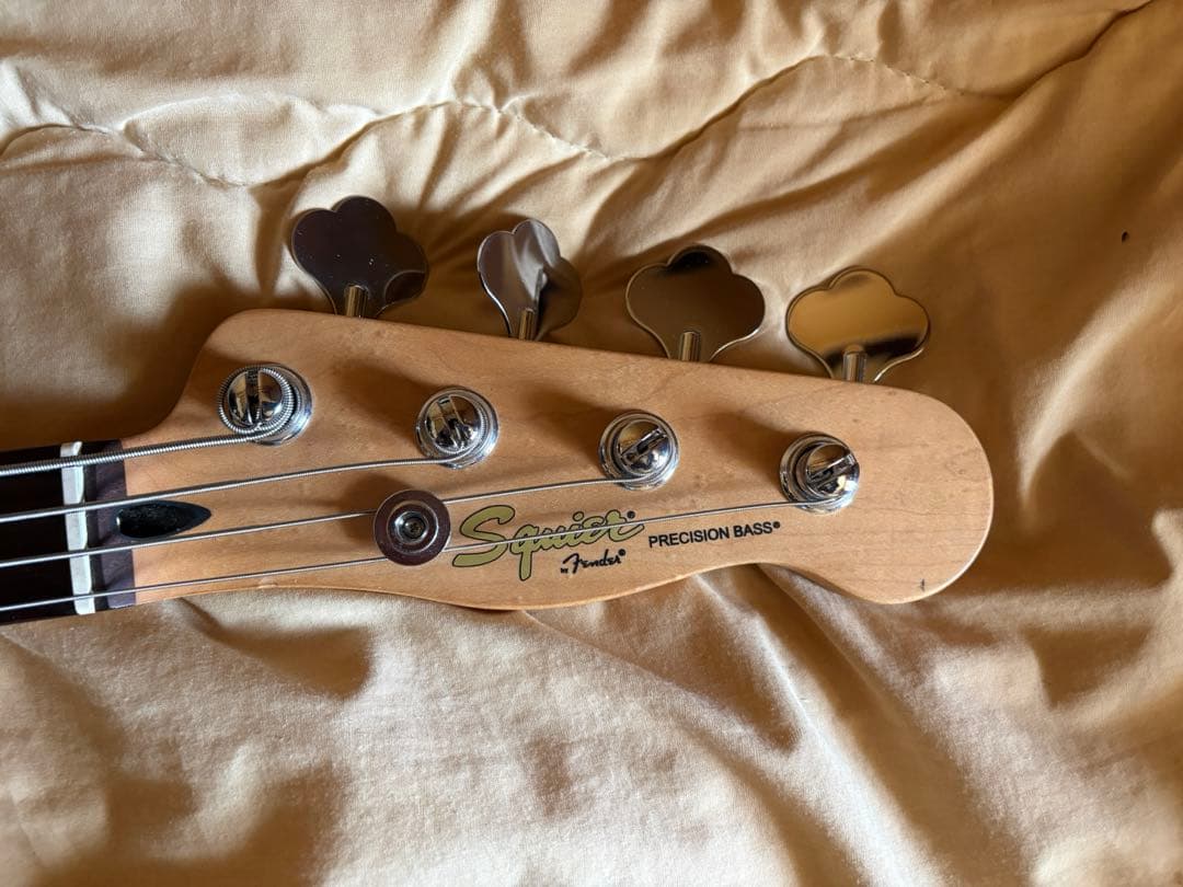 レアSquier by FenderプレシジョンMike Dirnt