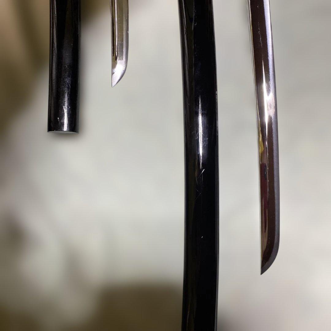 高級模造刀(明智光秀拵え)と脇差居合刀(2本刀掛台付) 紫柄と黒