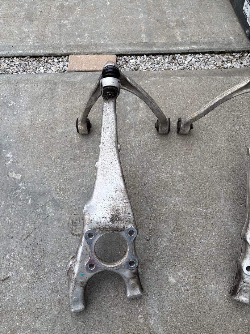 30後期セルシオフロント純正アッパーアーム