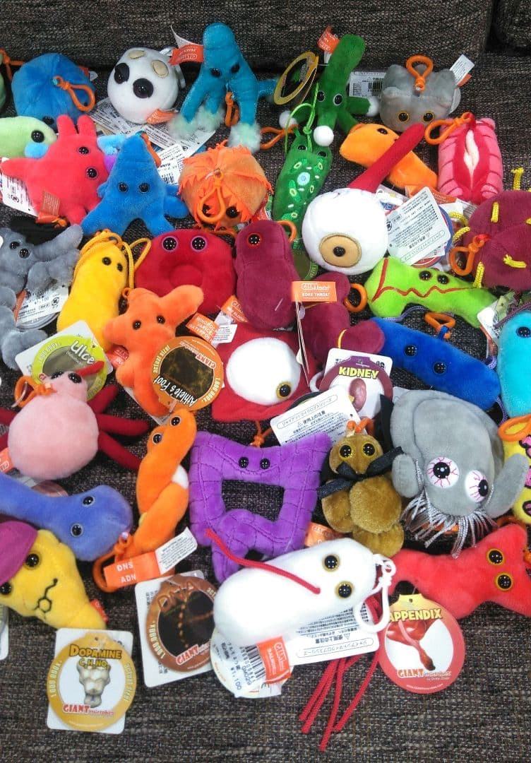 ジャイアントマイクロブス　ぬいぐるみ　キーホルダー　大・小　まとめ売り　58個