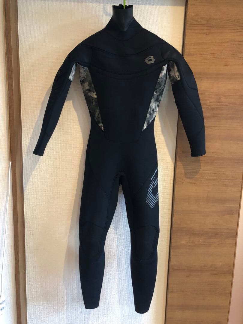 美品 BEWET ビーウェット 3mm ジャーフル サイズ