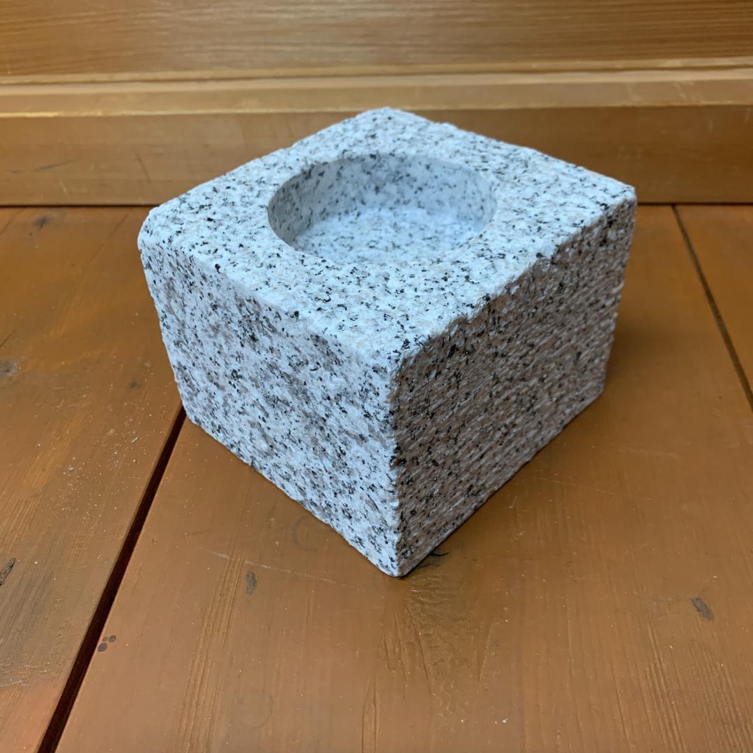 爬虫類　角型シェルター　2