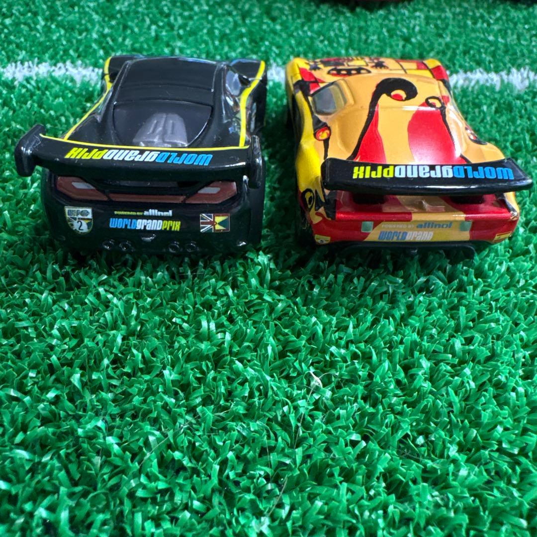 トミカカーズ　ルイスハミルトン、ミゲルカミーノ2台セット