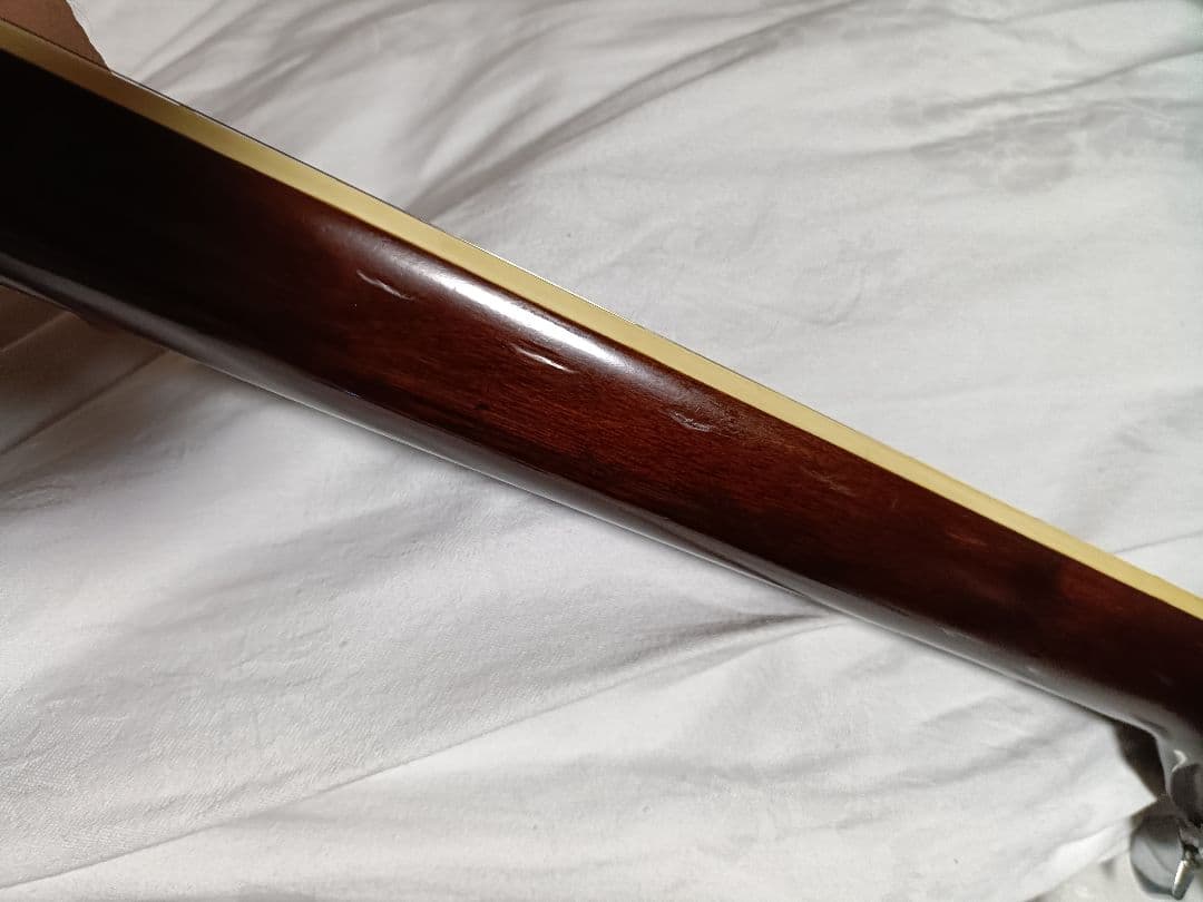 Morrisアコースティクギター、W-20 新弦に張り替えてます！