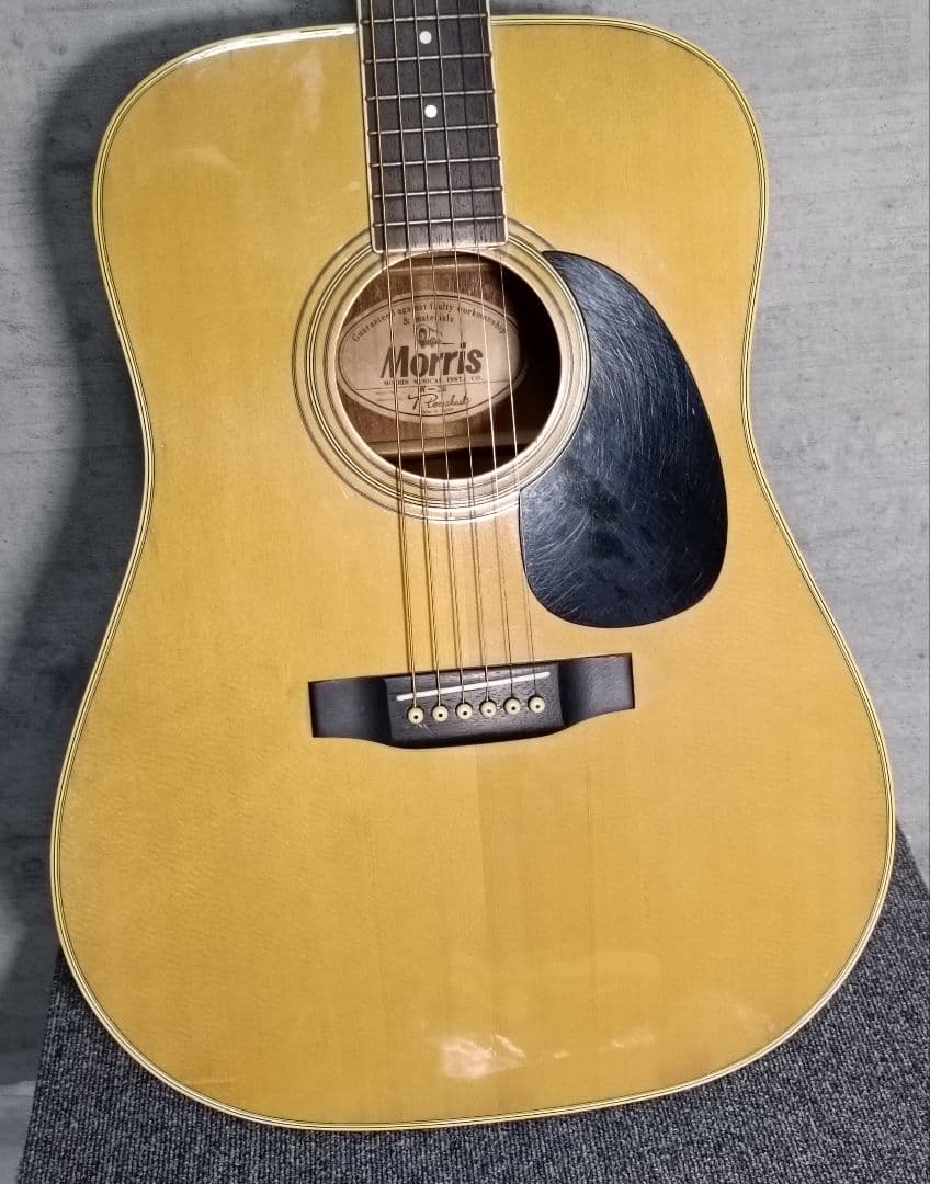 Morrisアコースティクギター、W-20 新弦に張り替えてます！