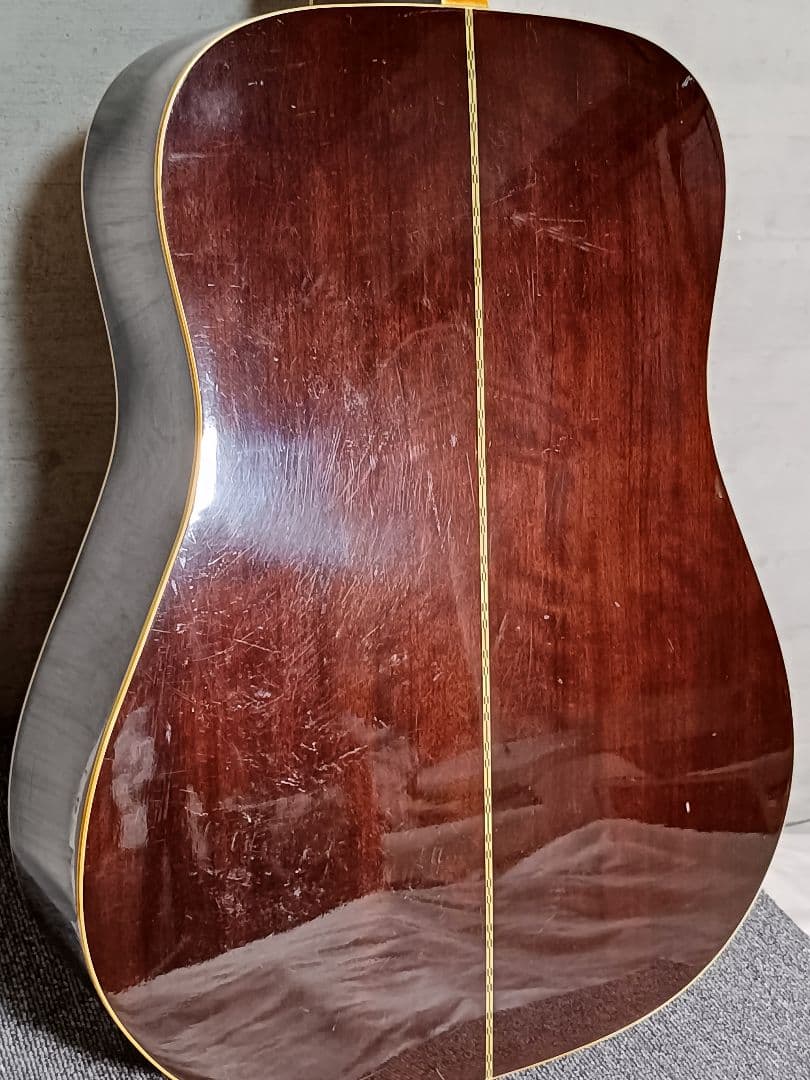 Morrisアコースティクギター、W-20 新弦に張り替えてます！