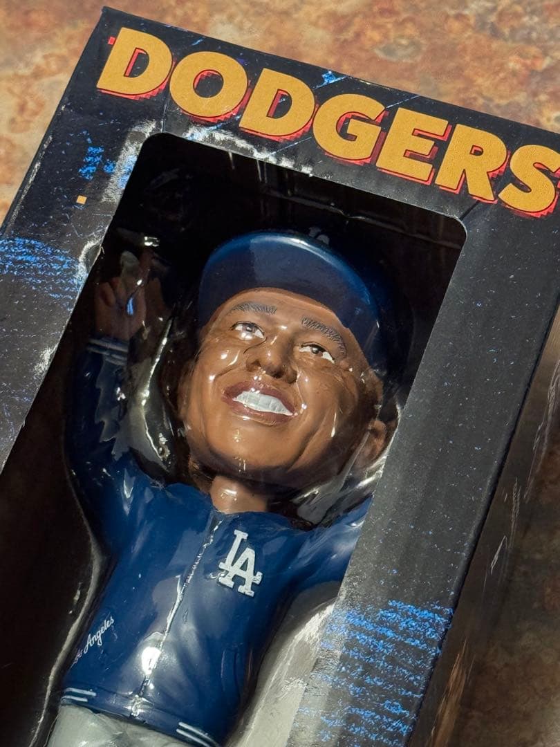 デイブ・ロバーツ監督　ボブルヘッド人形　2025年4月26日特典！