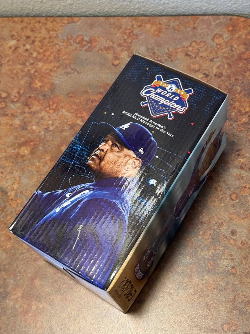 デイブ・ロバーツ監督　ボブルヘッド人形　2025年4月26日特典！