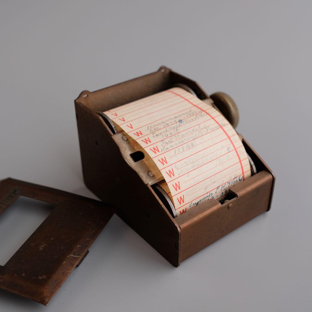 1920年代アメリカ製アンティーク、Bates社真鍮＋鉄製の卓上インデックス文具