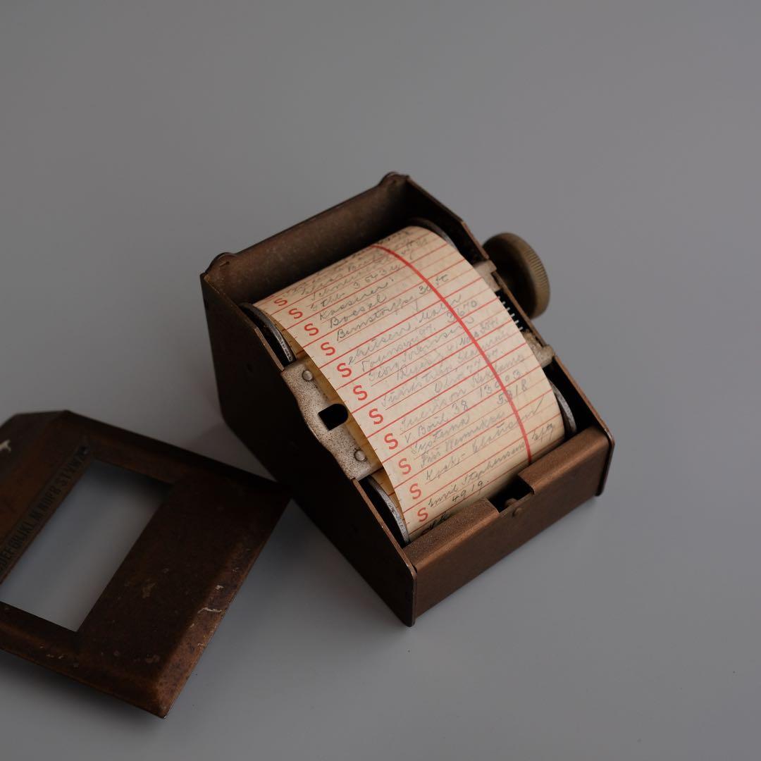 1920年代アメリカ製アンティーク、Bates社真鍮＋鉄製の卓上インデックス文具