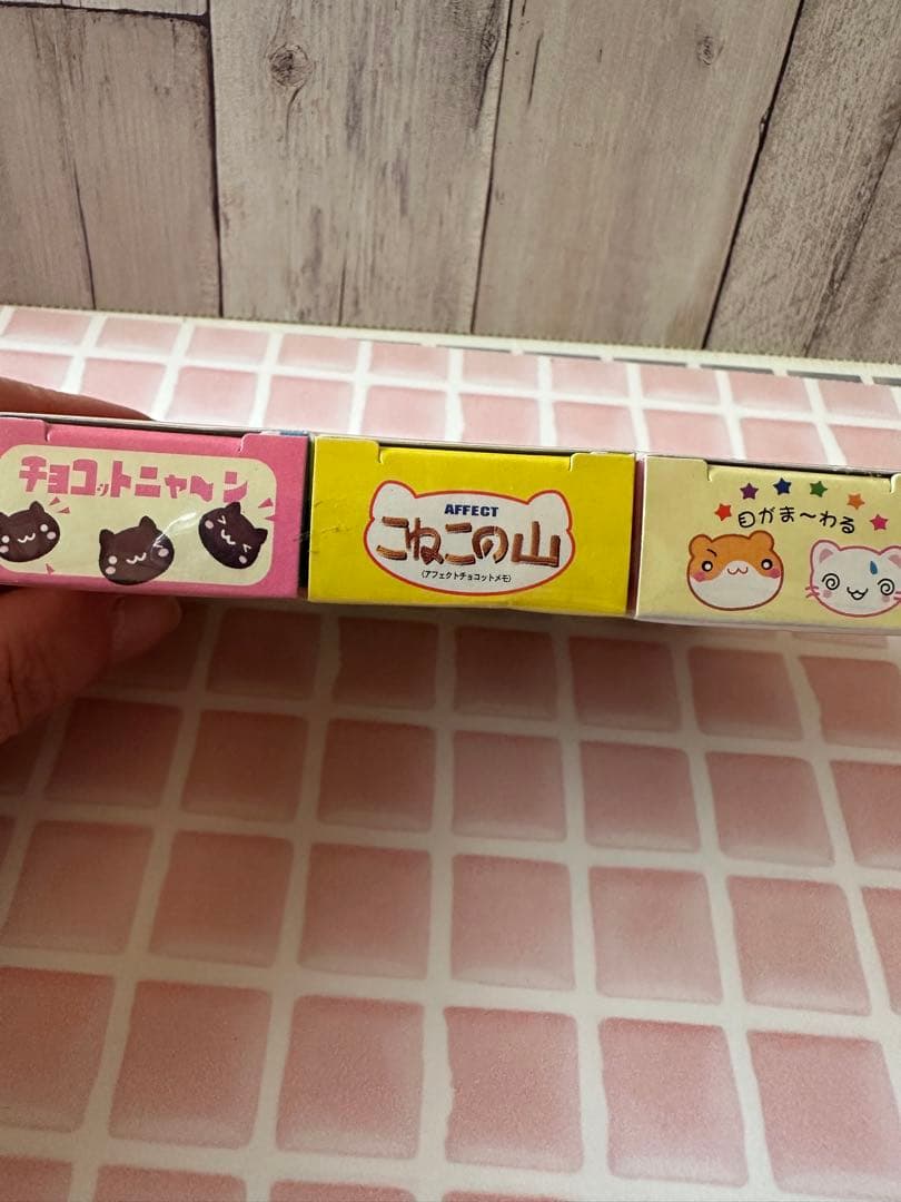 d*9様 AFFECT お菓子見たいなBOXミニメモ帳　にゃんこ　こねこの山　平