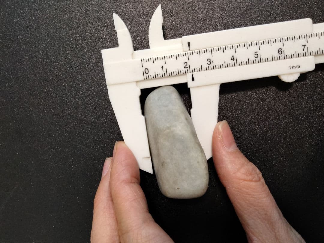 国石翡翠　85g ヒスイ　ひすい　新潟県 糸魚川市姫川翡翠　原石　翡翠