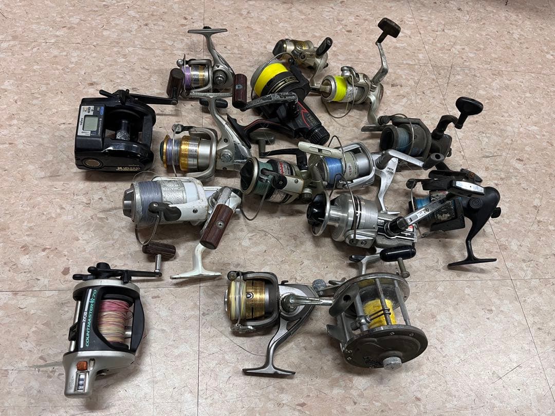 15個ジャンクリール　SHIMANO DAIWA などまとめ売り