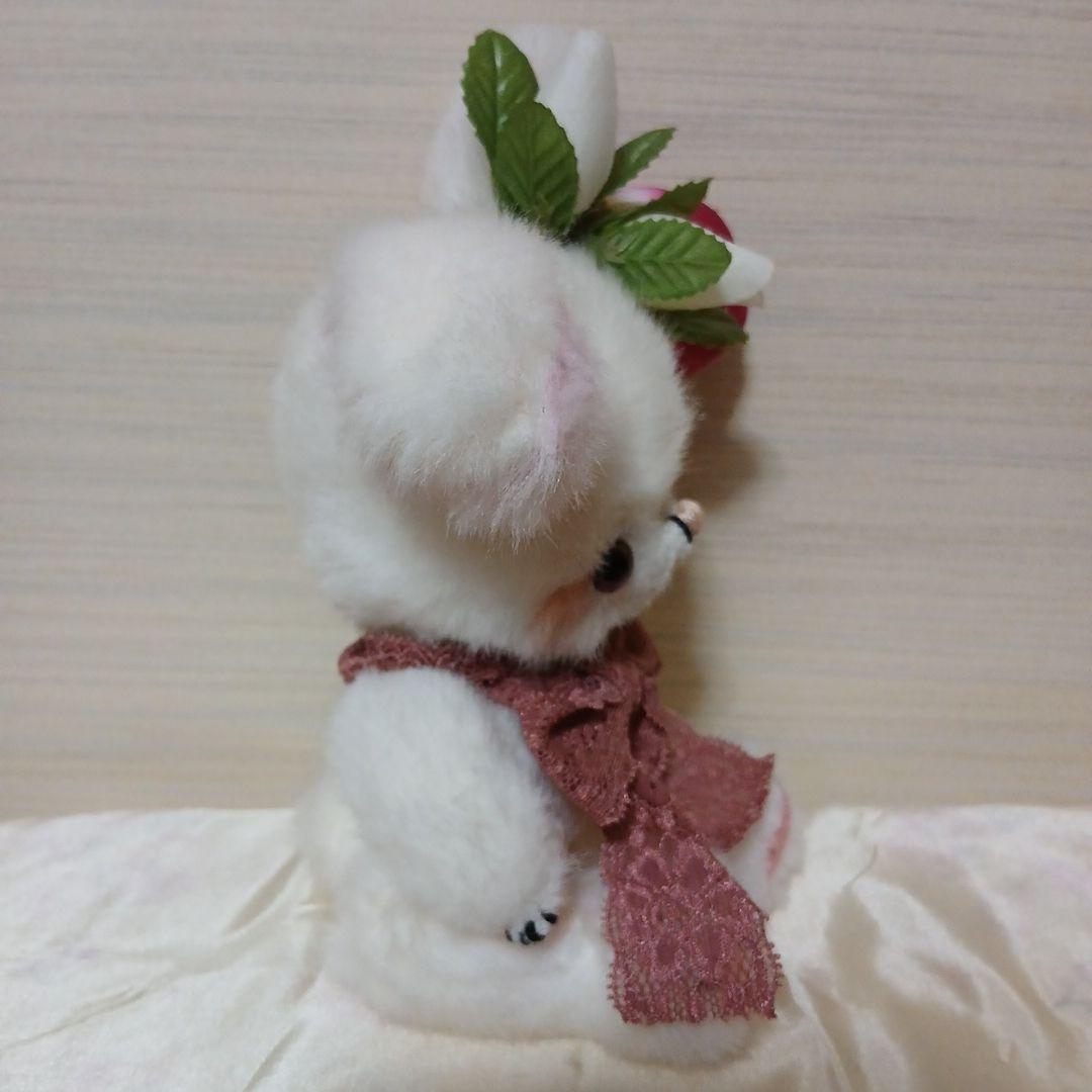 作家様　ウサギ　ぬいぐるみ　花飾り付き