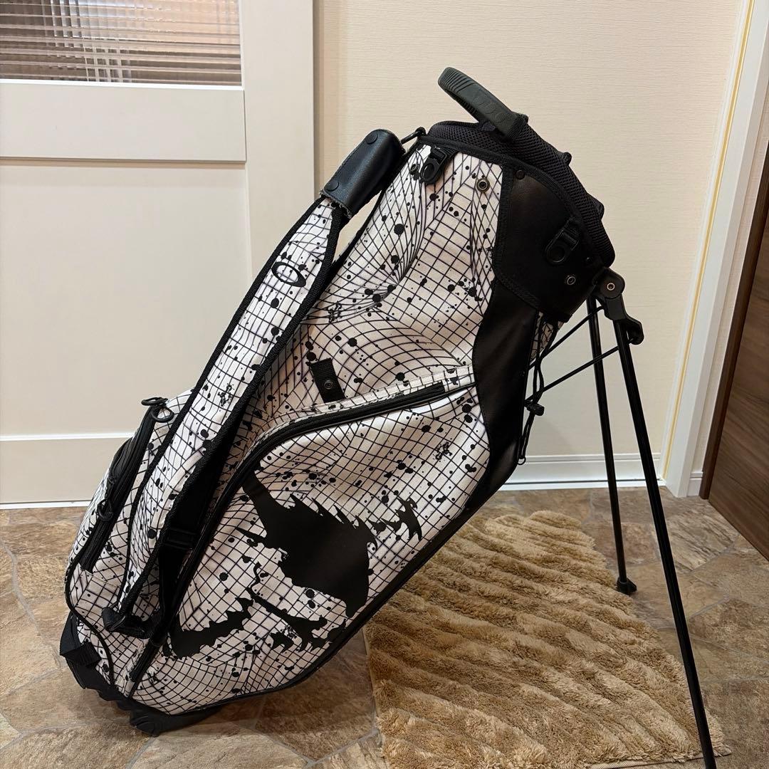 ゴルフスタンドバッグ 白黒スカル柄デザイン