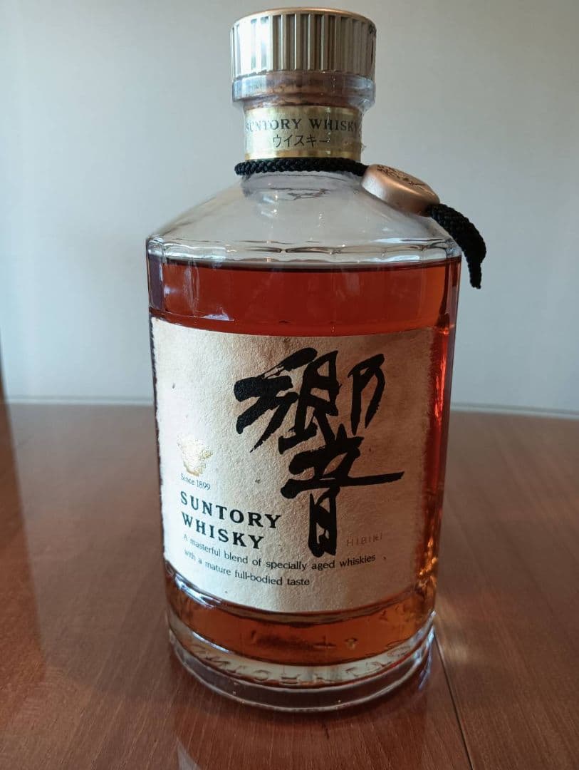 Suntory 響 700ml 箱付き