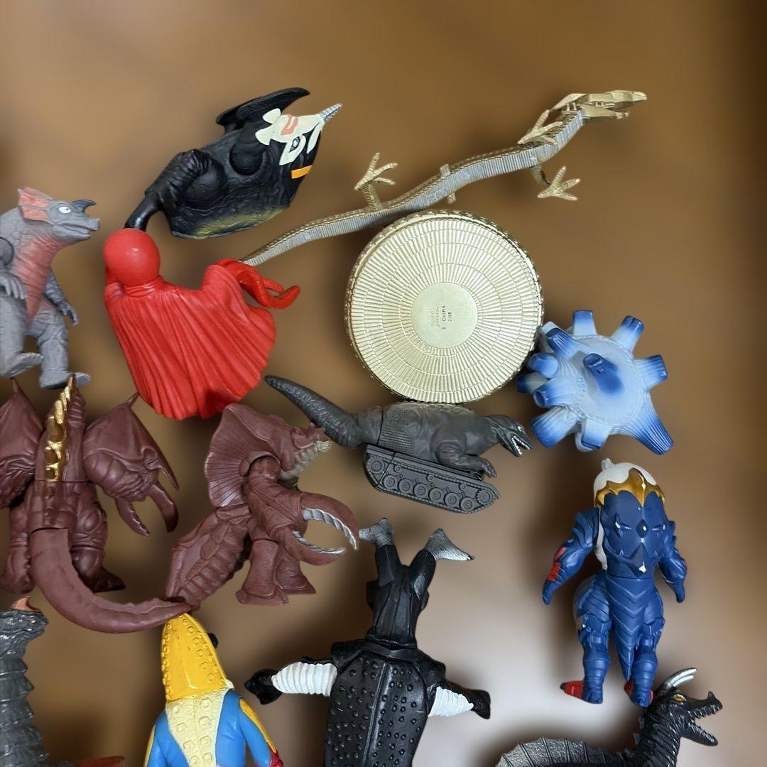 ウルトラマン　ソフビ　怪獣　フィギュア　セット　まとめ　65個