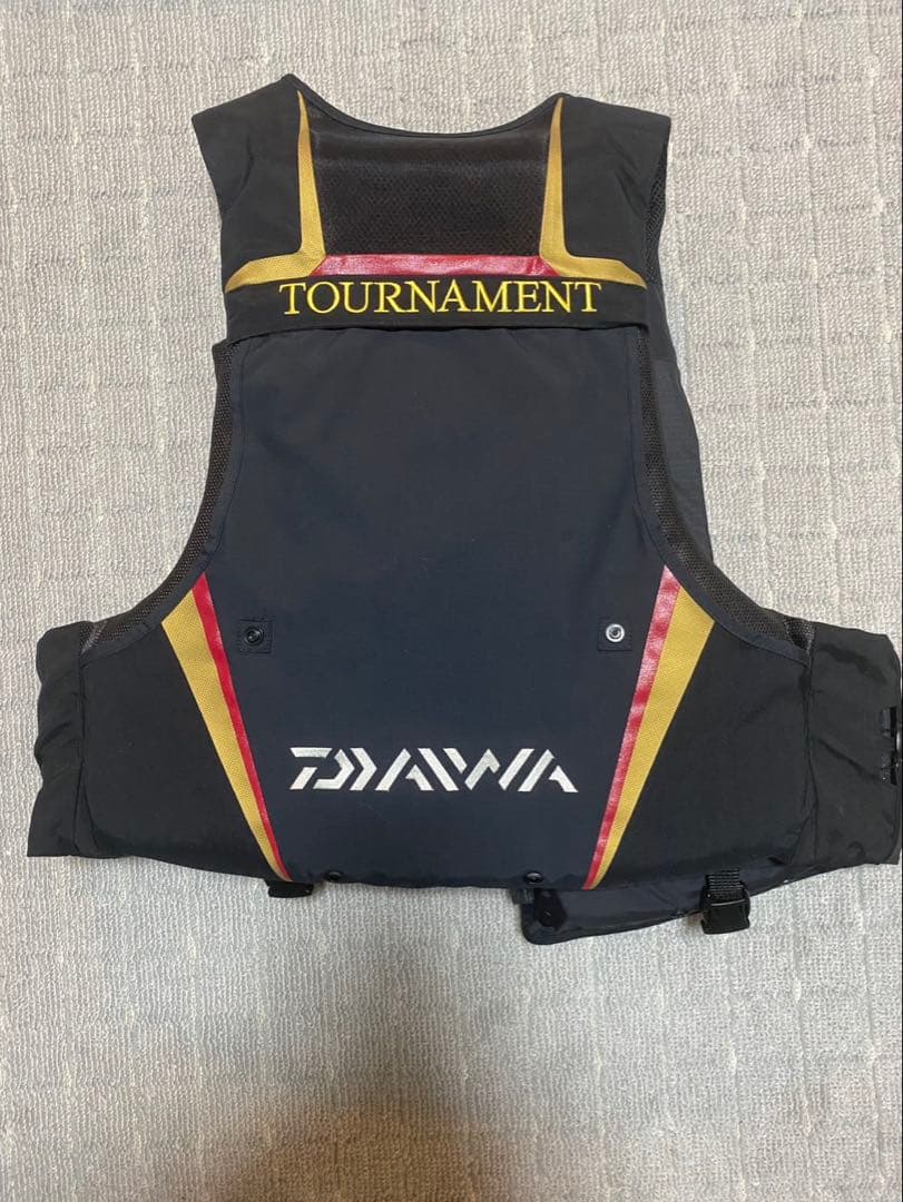 値下げ中 DAIWA TOURNAMENT フィッシングベスト Mサイズ