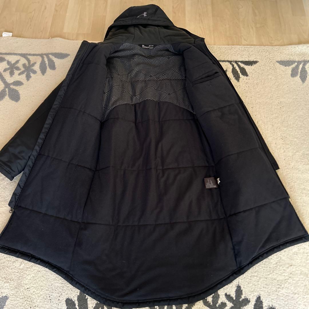 アンダーアーマ中綿入りベンチコート