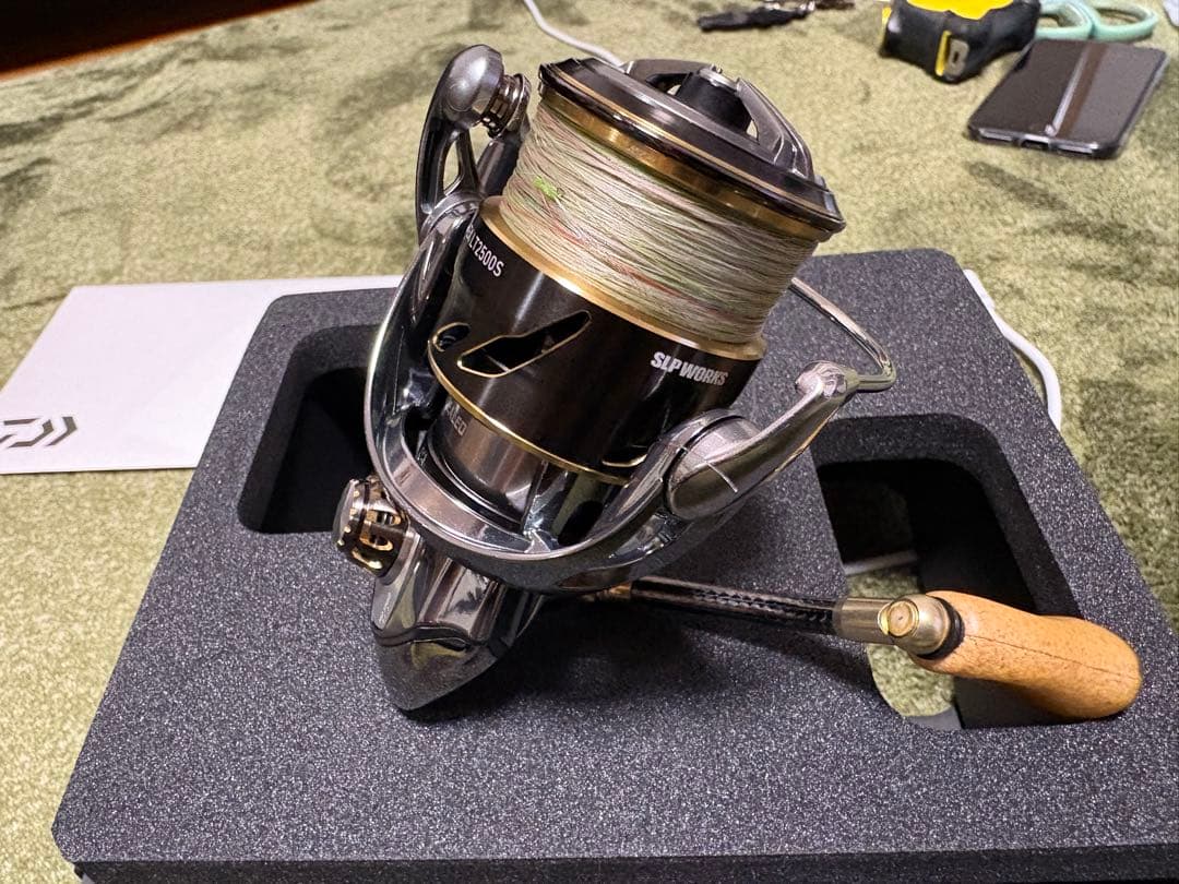 DAIWA 22 EXIST LT2500S リール
