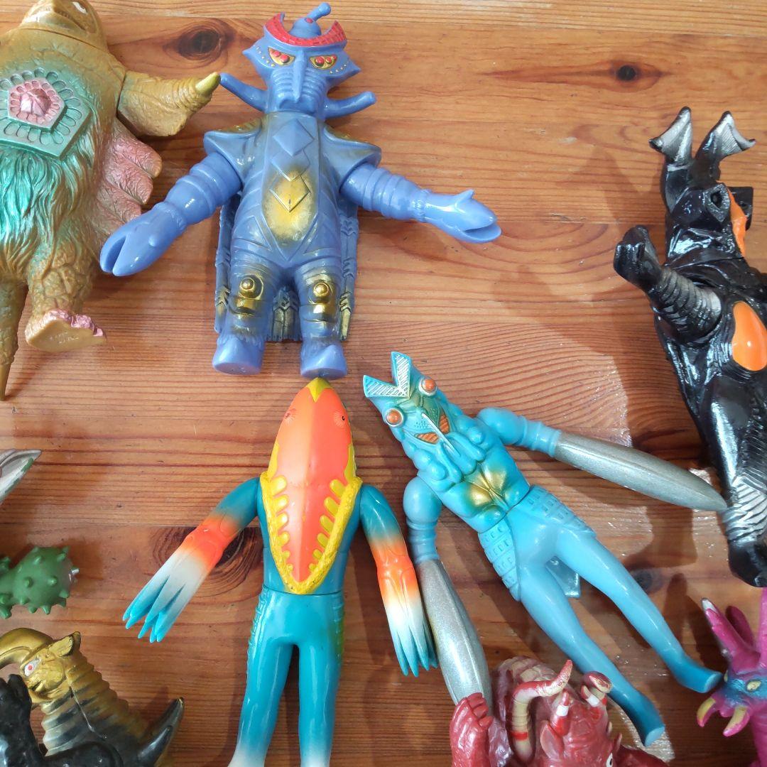 昭和ウルトラマン 　　　　　　　　　怪獣ソフビ 12体セット