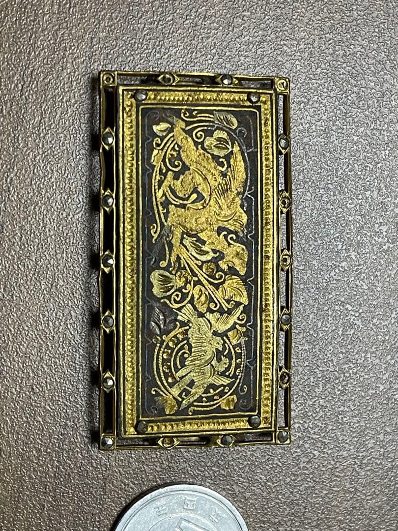 アンティーク　帯留　グリフォン　ゴールド　インレインど　手彫り