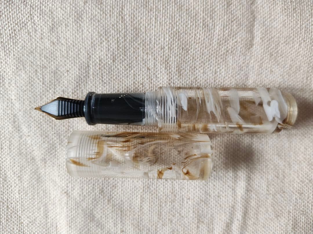 helico ヘリコ 〈諏訪 匠〉 万年筆 シュクル