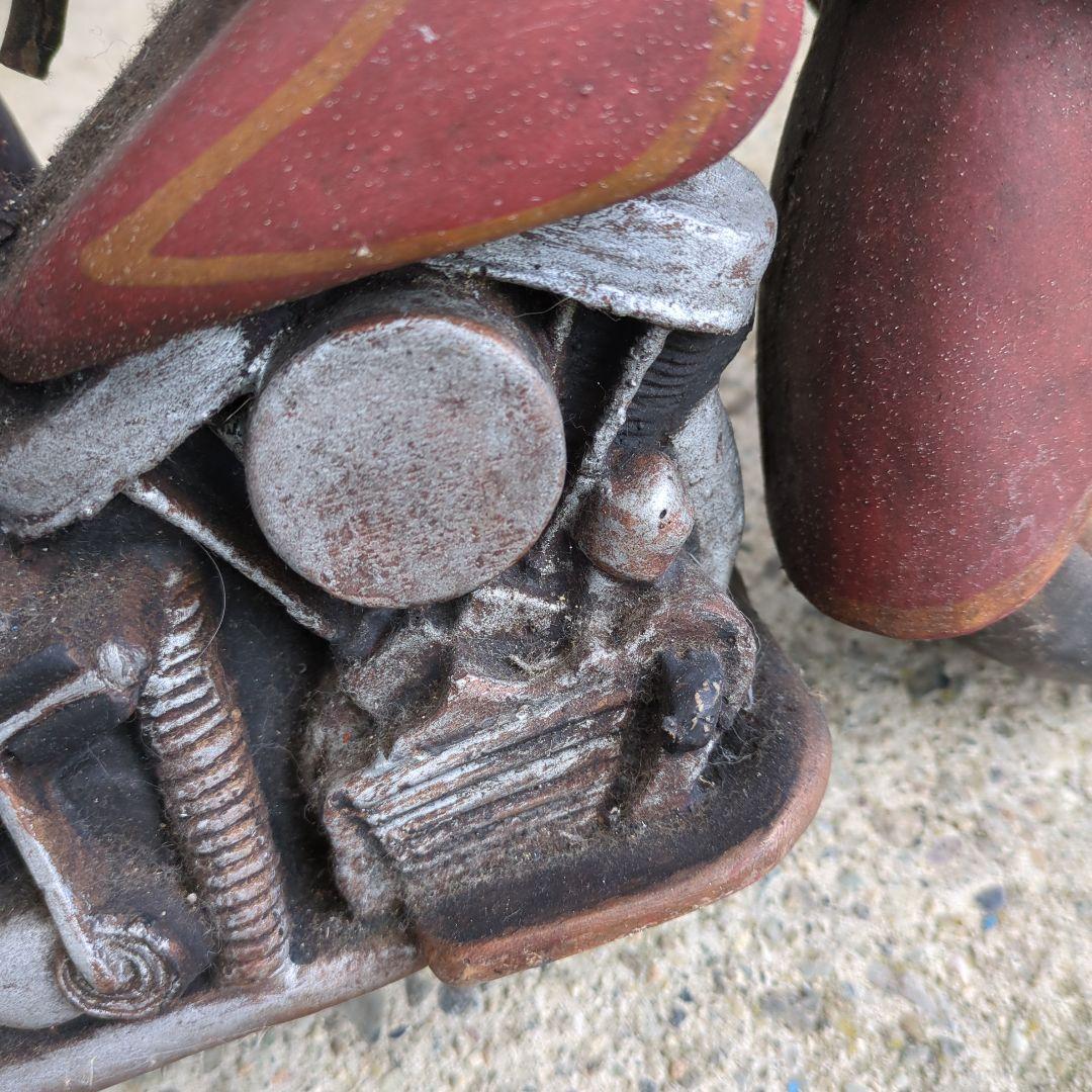 ハーレーダビッドソン　レトロ　一人旅　荒野