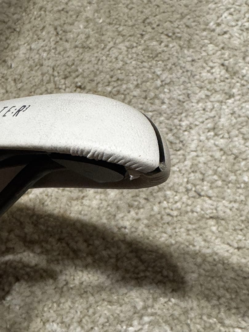 fizik Aliante R3 openサドル ホワイト　レギュラーサイズ