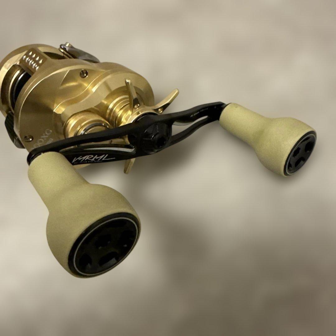 シマノ　22カルカッタコンクエスト200XG　DRTバリアルハンドル100付き