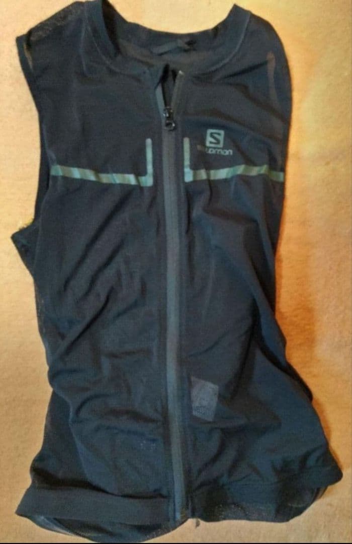 未使用保管品 SAROMON サロモン ベストタイプ バックプロテクター