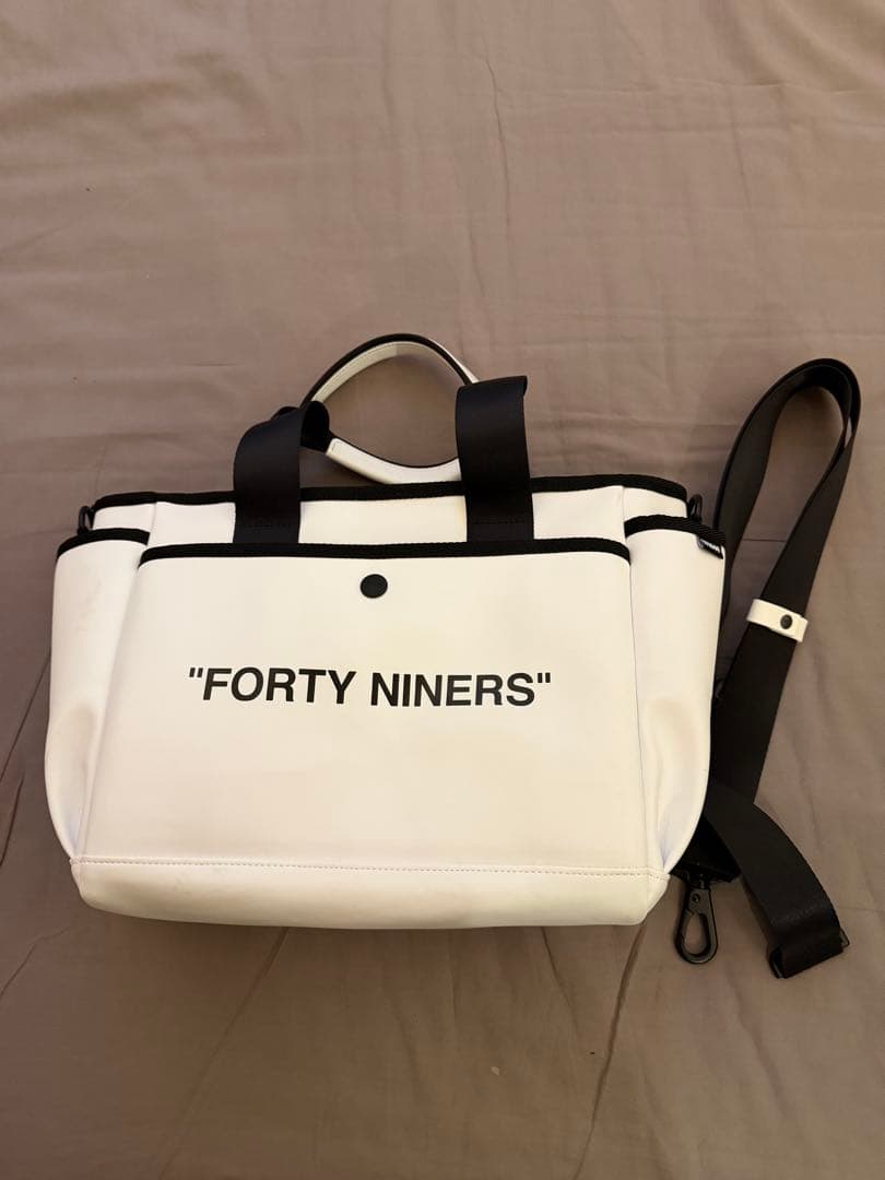 ゴルフバッグ・キャディバッグ TFW49 LUXURY LEATHER ROUND BAG WHITE