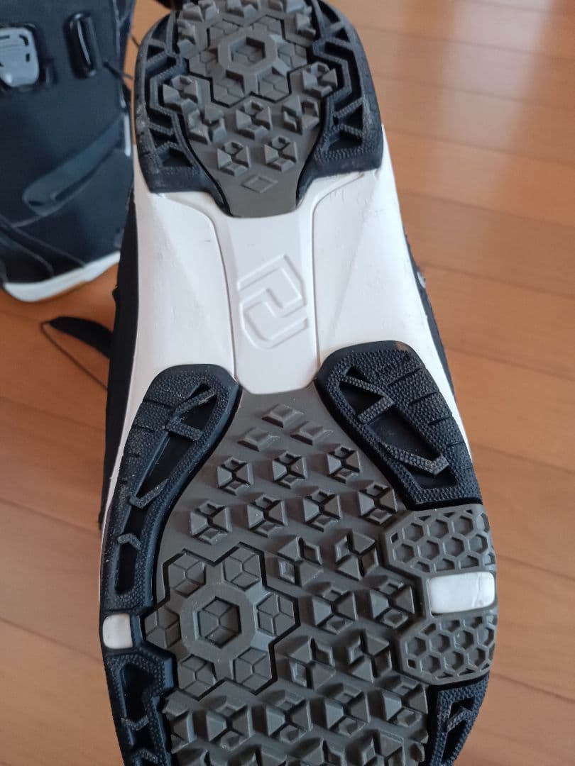 スノーボードブーツ ブラック　DEELUXE 26.5