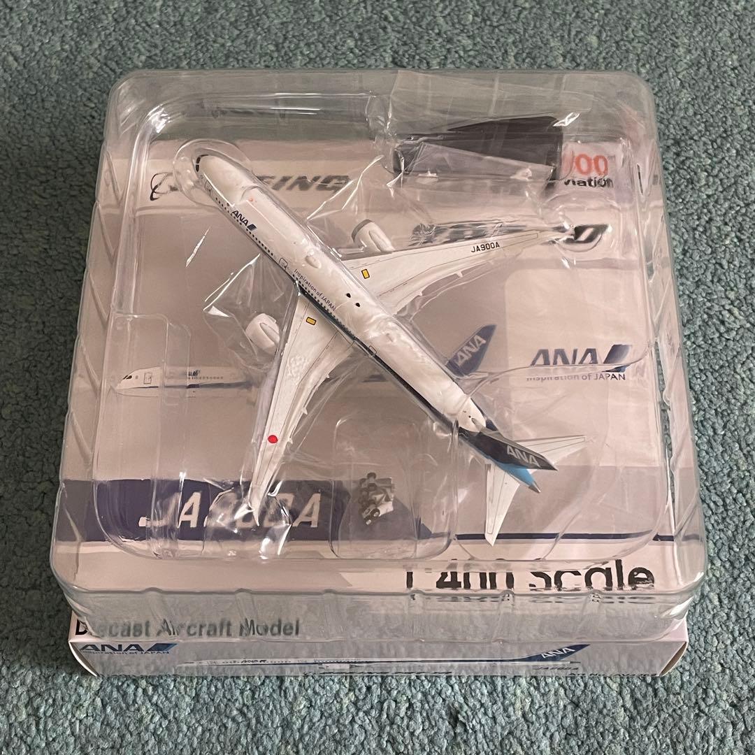 ANA 787-10 全日空 JA900A av スタンド付き 1:400
