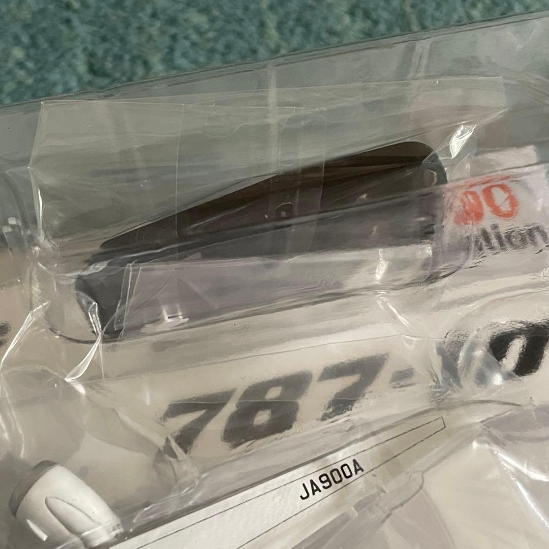 ANA 787-10 全日空 JA900A av スタンド付き 1:400