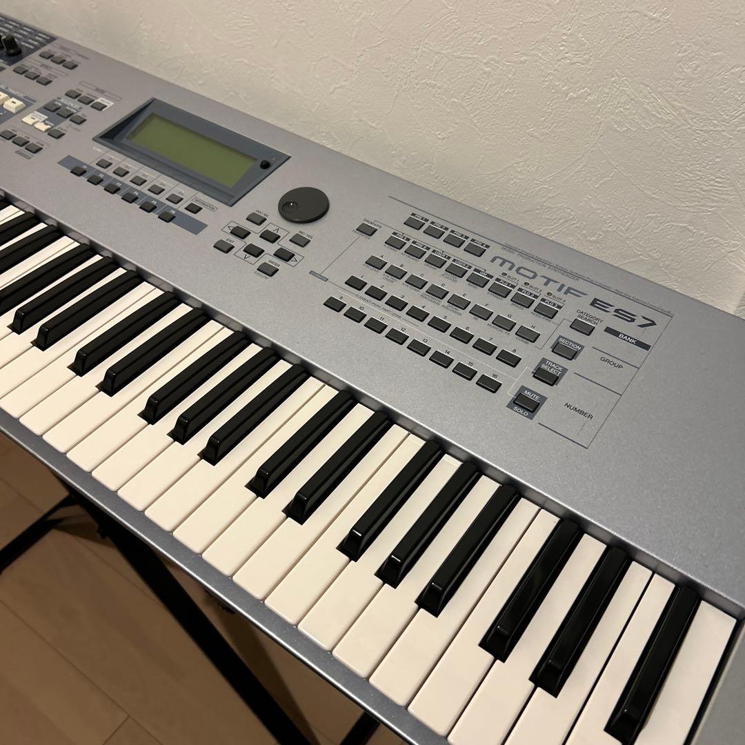Yamaha MOTIF ES7 シンセサイザー