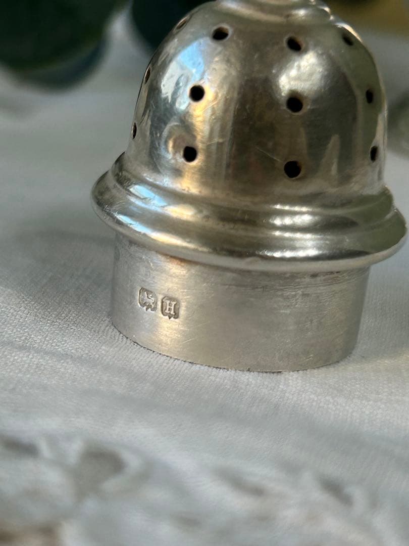 1803年イギリス製アンティーク　純銀調味料入れ