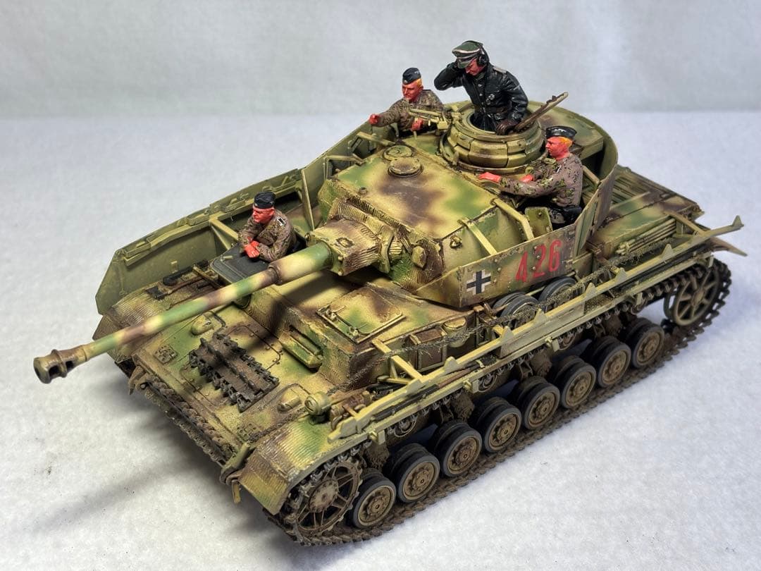 １／３５ドイツ軍４号戦車プラモデル完成品