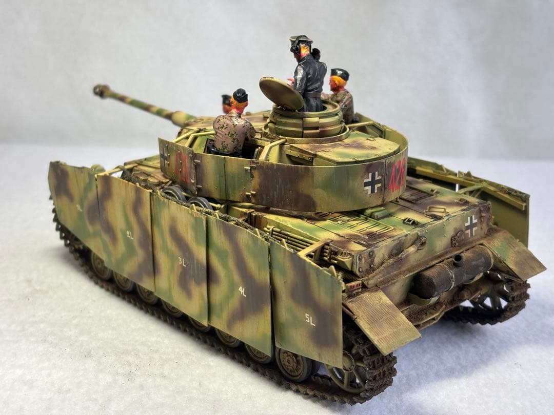 １／３５ドイツ軍４号戦車プラモデル完成品
