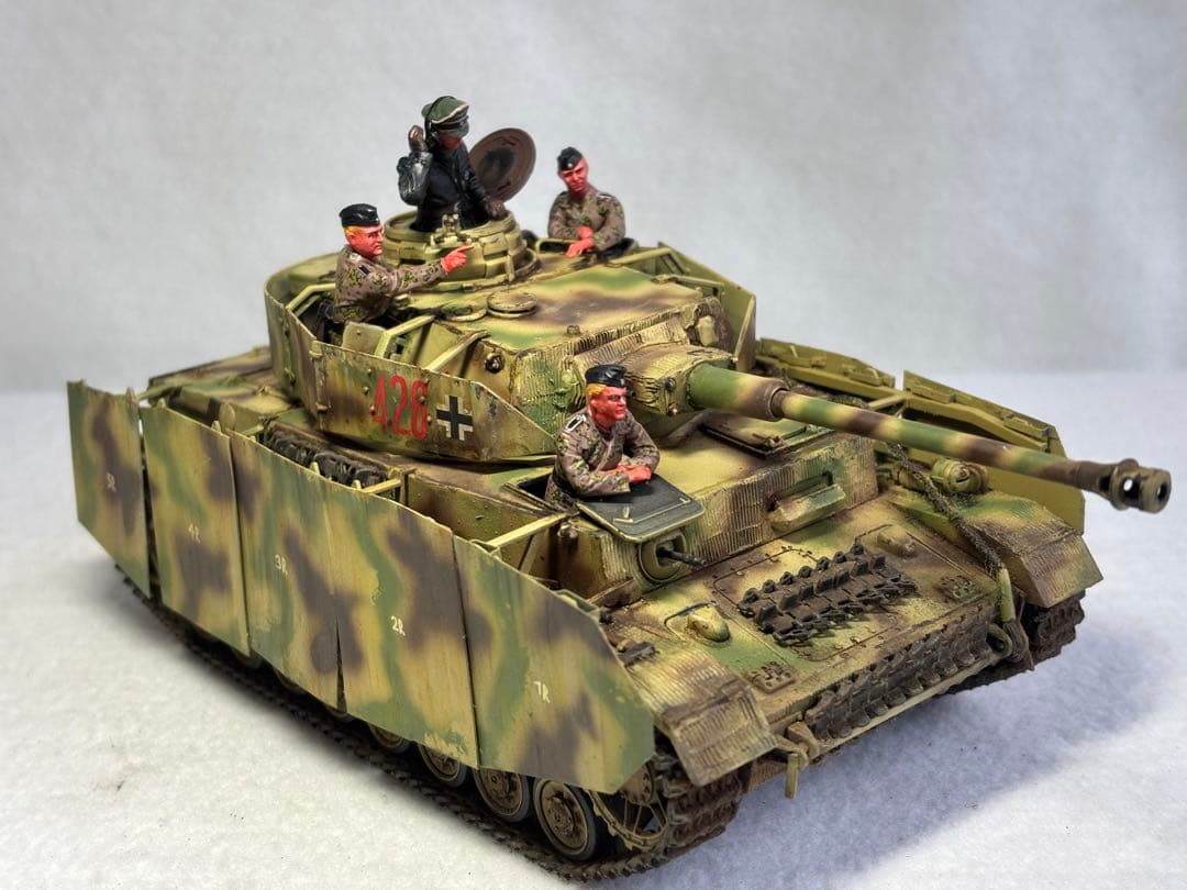 １／３５ドイツ軍４号戦車プラモデル完成品