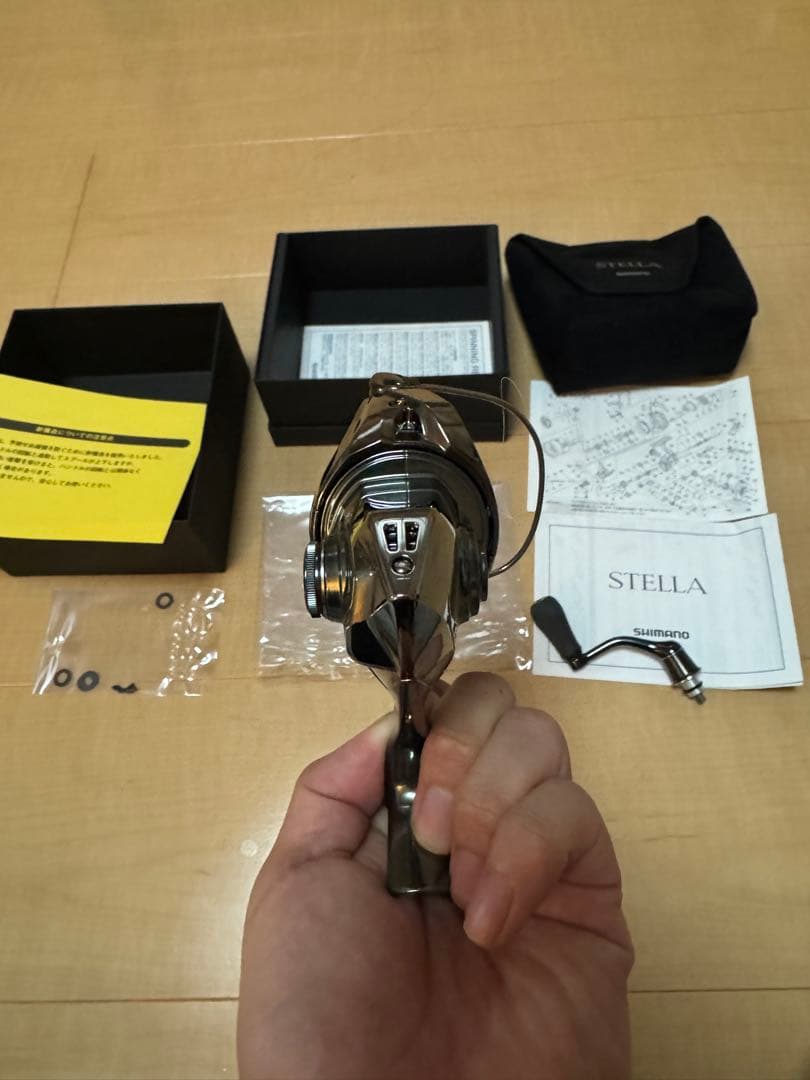 【美品】シマノ　22ステラC2000SHG リール
