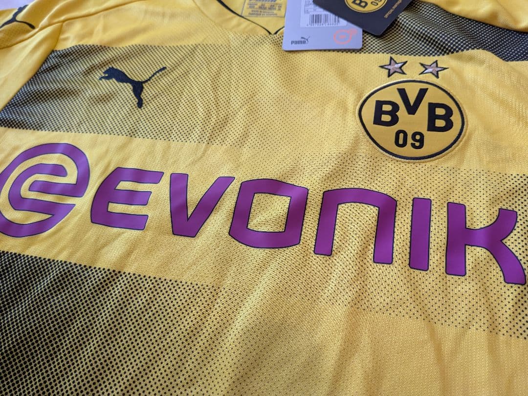 PUMAボルシアドルトムント No.23カガワ新品タグ付きサイン入りユニフォーム