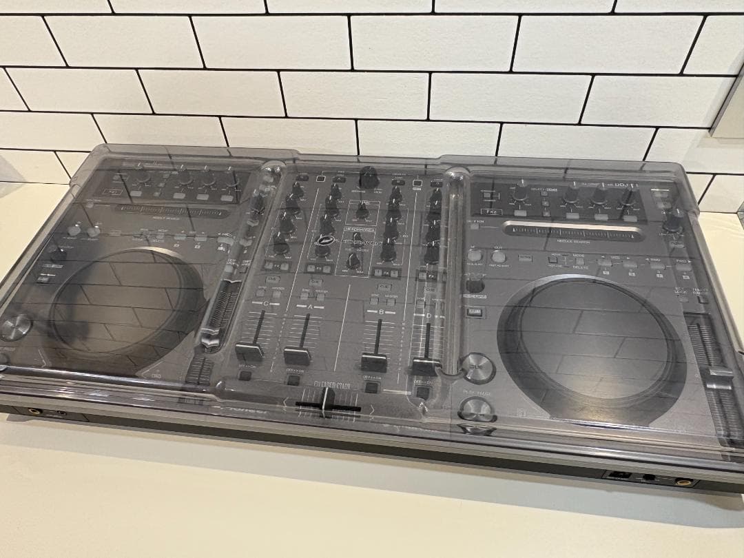 Pioneer DDJ-T1 TRAKTOR DJコントローラー