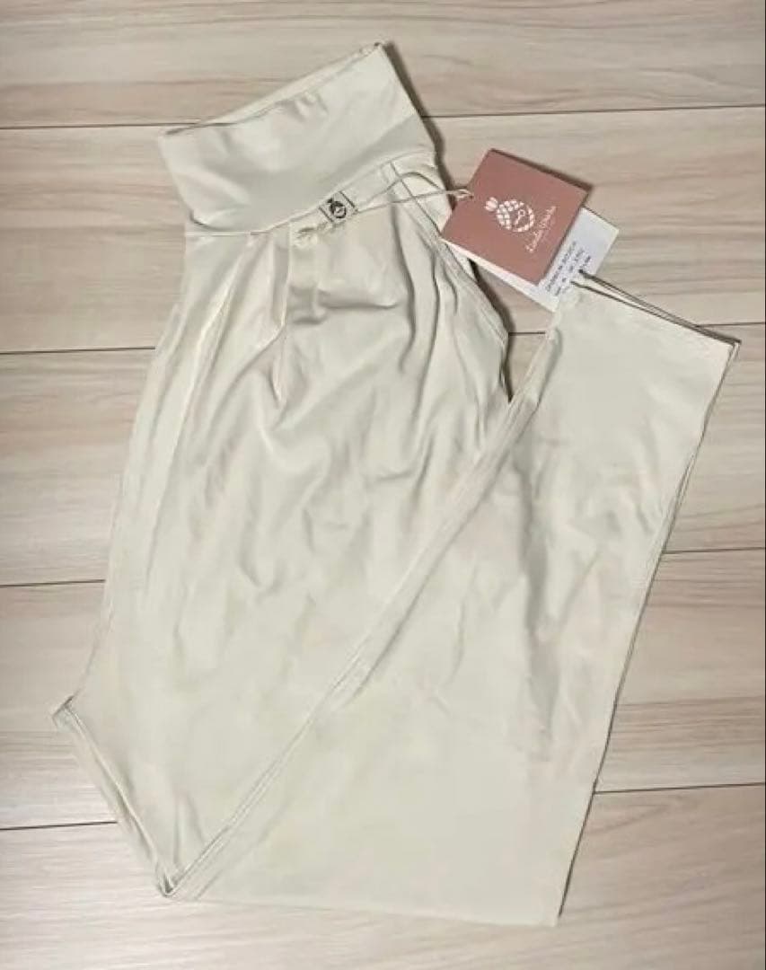 タイムセールお値下げ★リンダワークス　カリプソパンツ エクリュ