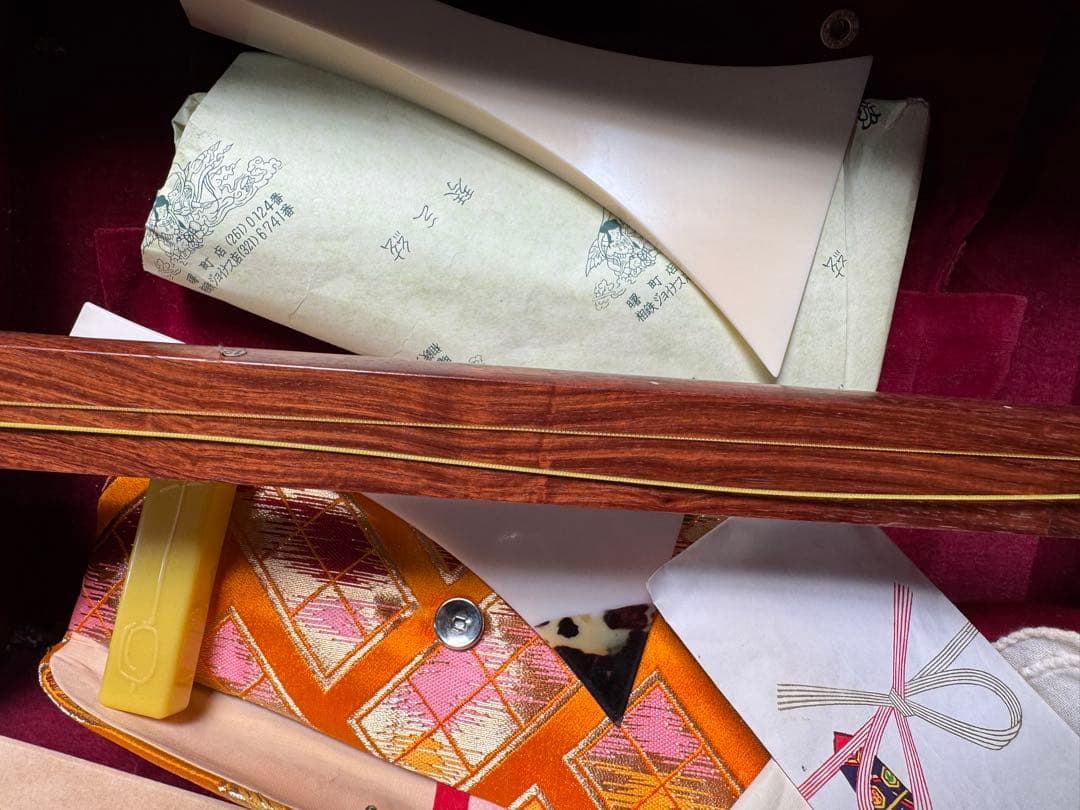 5-津軽三味線?　高級糸巻き 紅木？ハードケース&付属