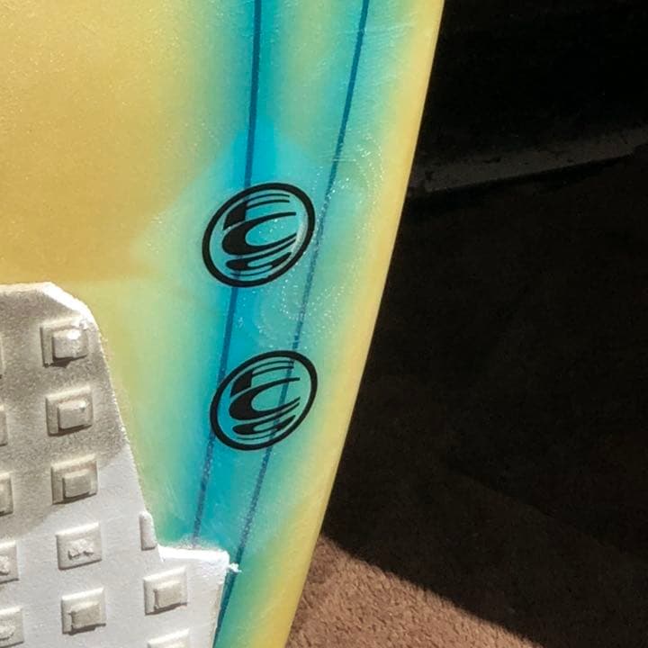 氣サーフボード KI SURFBOARDS リペア済 ショート 約6.2フィート